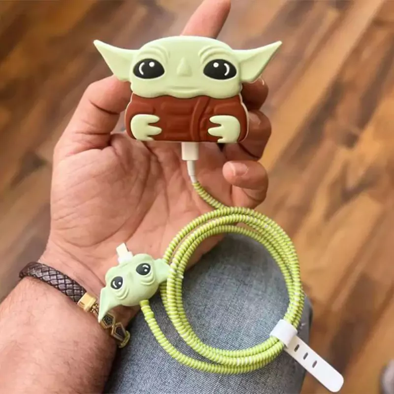 پک محافظ سیلیکونی کله شارژر 20 وات اپل طرح Baby Yoda