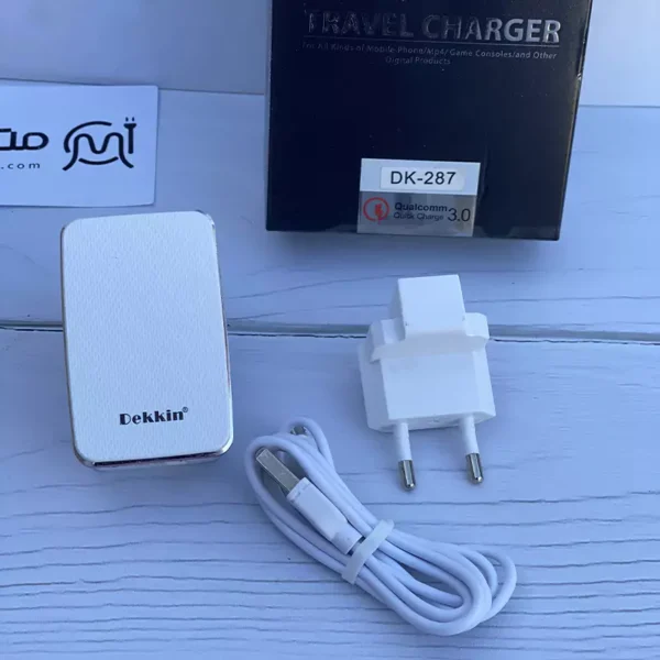 شارژر دیواری دکین مدل DK-287 به همراه کابل تبدیل microUSB